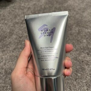Monat Blow Out Cream
